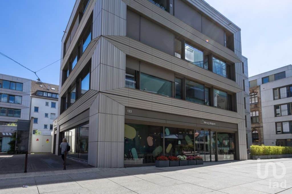 Ladenlokal in Krefelder Innenstadt – viel Fensterfläche, flexible Nutzung für Einzelhandel, Dienstleistung oder Gastronomie